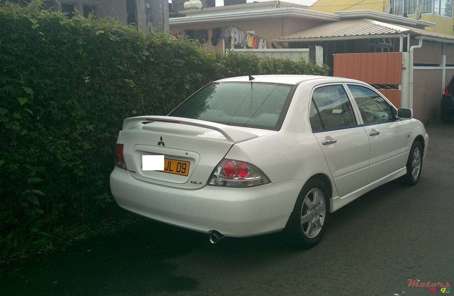 2009' Mitsubishi Lancer GLX photo #2