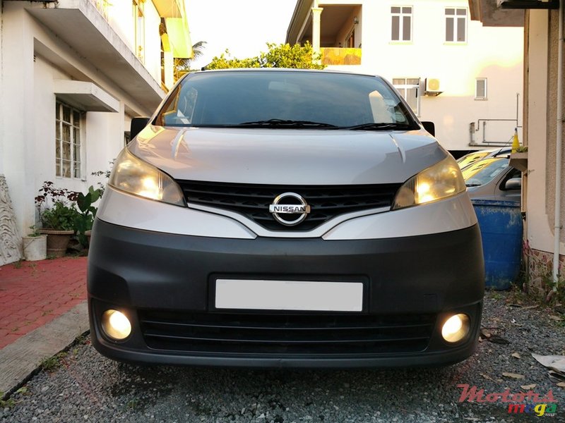 2014' Nissan NV 200 photo #1