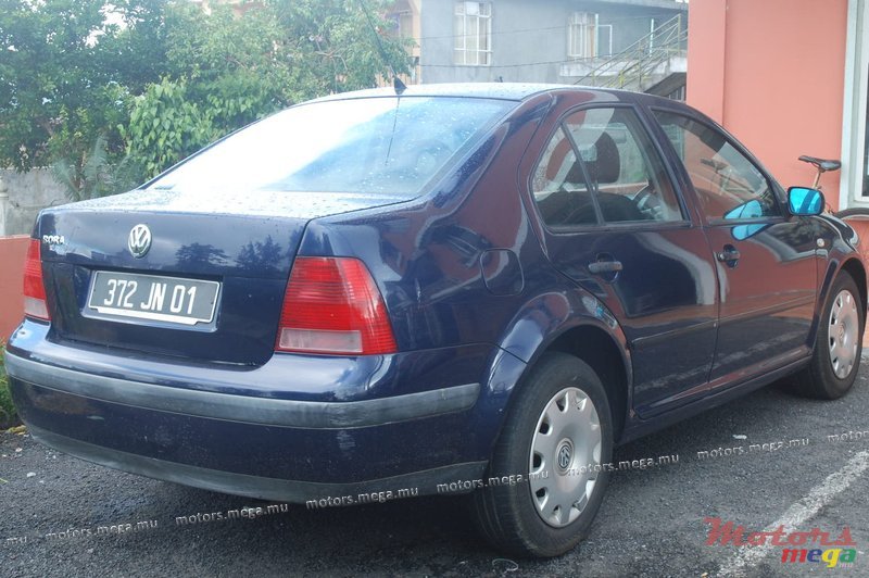 2001' Volkswagen photo #2