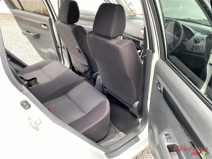 2010' Suzuki Swift Auto 1.3L JAPAN photo #6