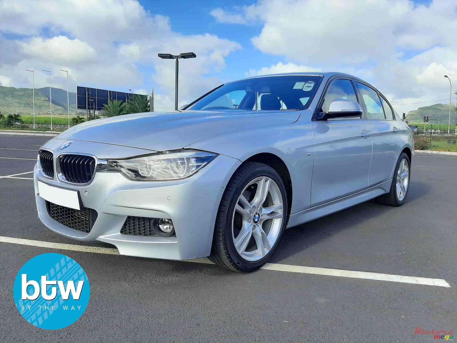 2017' BMW 318 photo #2