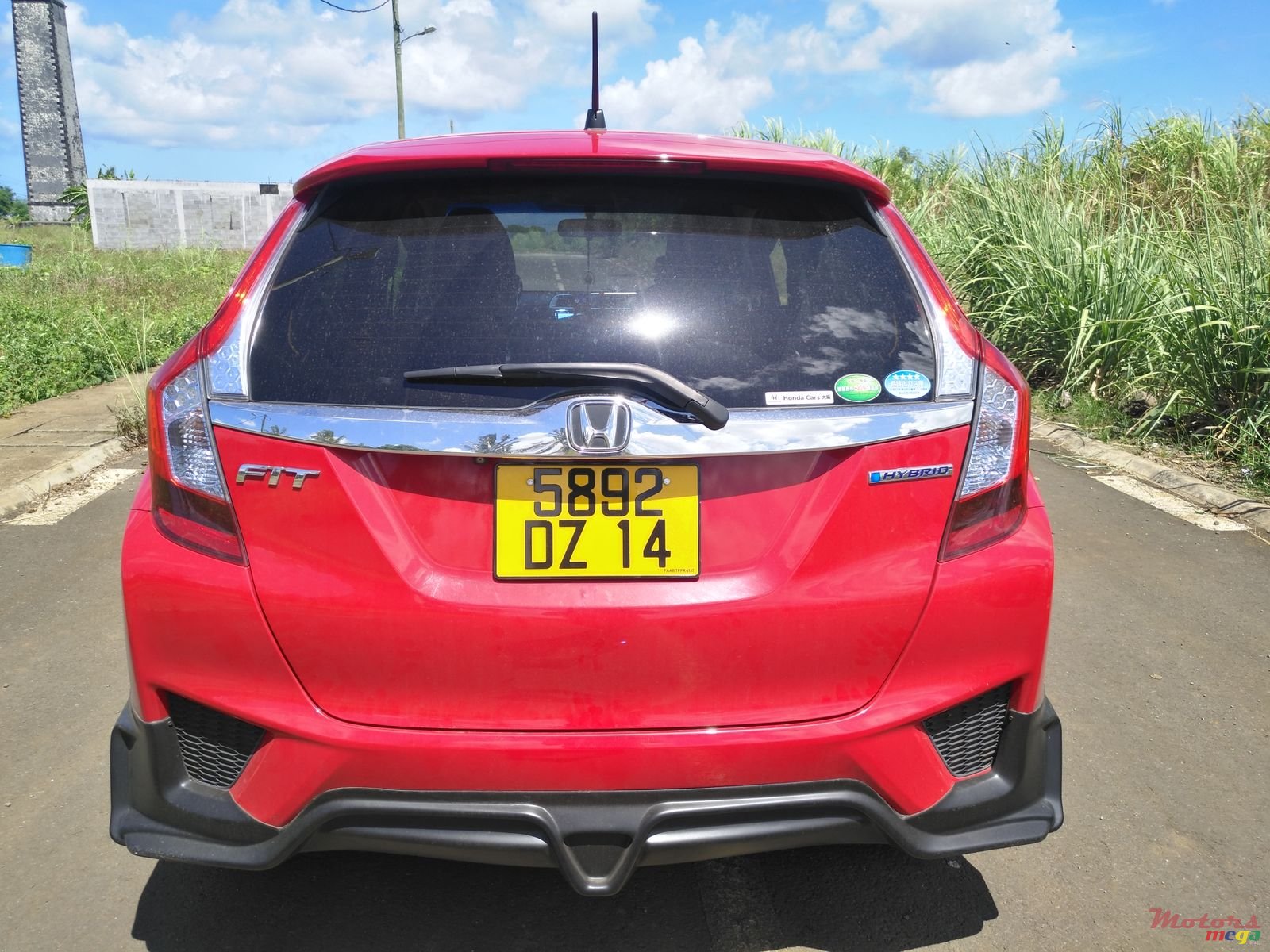 2014' Honda Fit Hybrid photo #3