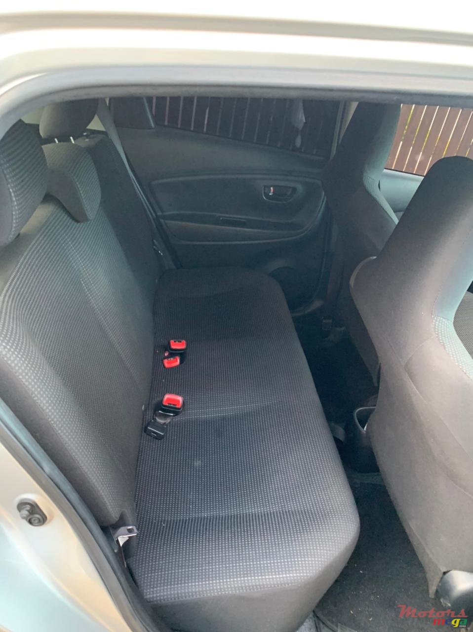 2016' Toyota Vitz photo #3