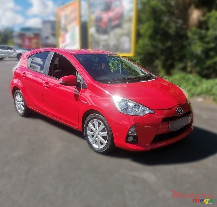 2013' Toyota Aqua photo #4