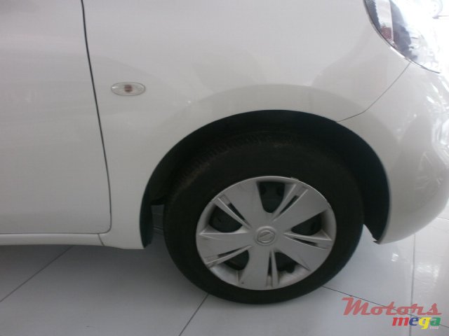 2016' Nissan March photo #6