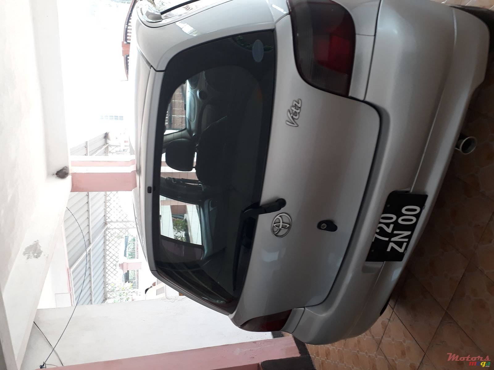 2000' Toyota Vitz photo #7