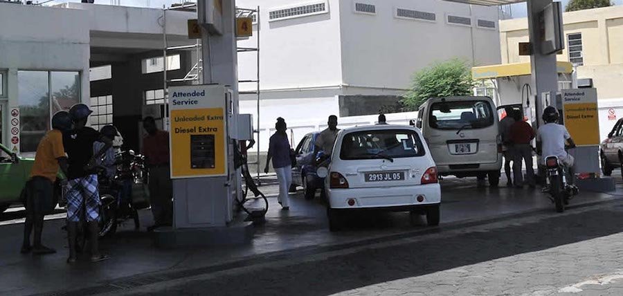 Opération Tikou-tikou : le litre d’essence baisse de Rs 2.80