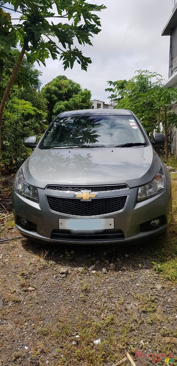 2010' Chevrolet Cruze photo #1