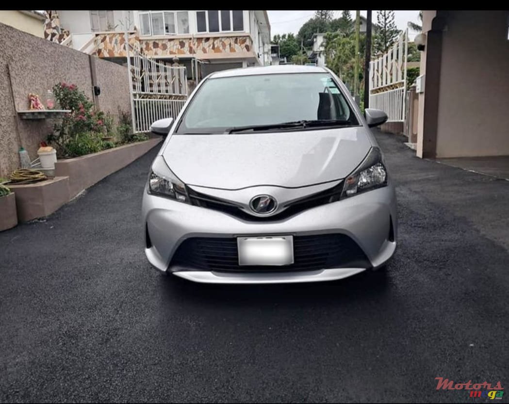 2017' Toyota Vitz photo #1