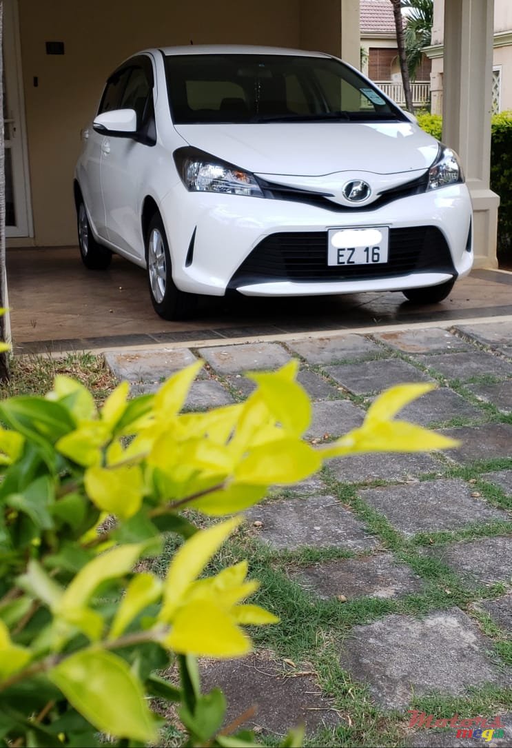2016' Toyota Vitz photo #1
