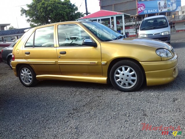 2002' Citroen Saxo photo #3