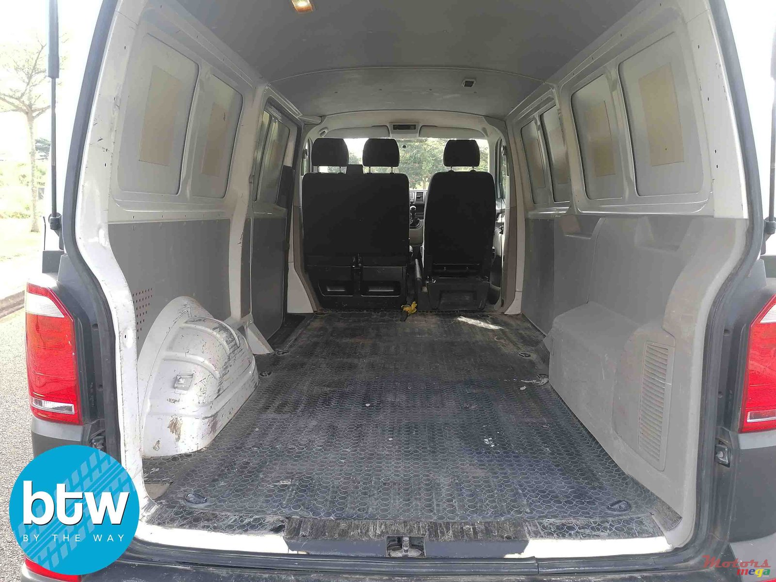 2017' Volkswagen T5 (Transporter) pass photo #5