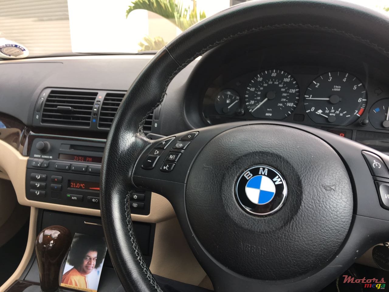 2004' BMW 3 Series Convertible photo #2