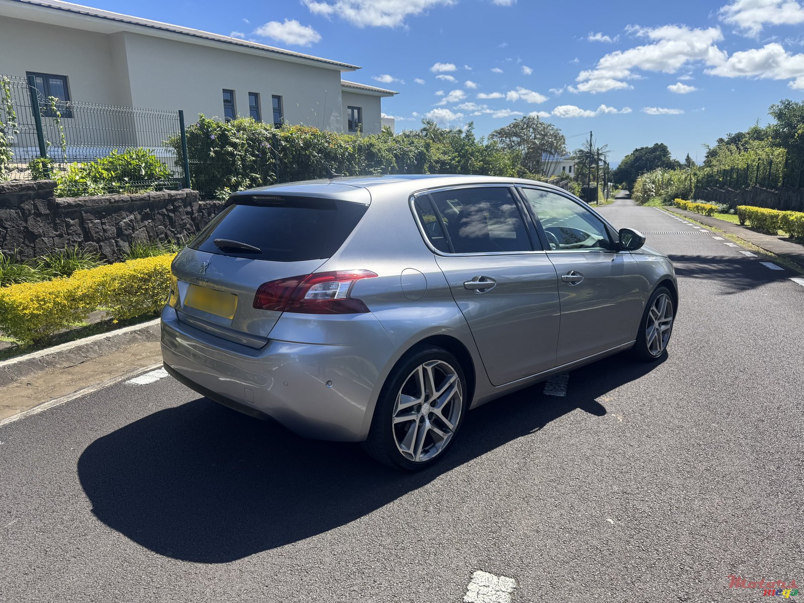 2015' Peugeot 308 photo #4