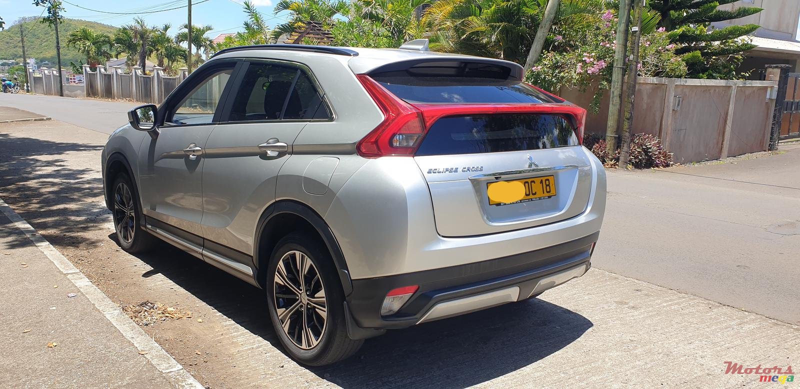 2018' Mitsubishi Eclipse photo #3