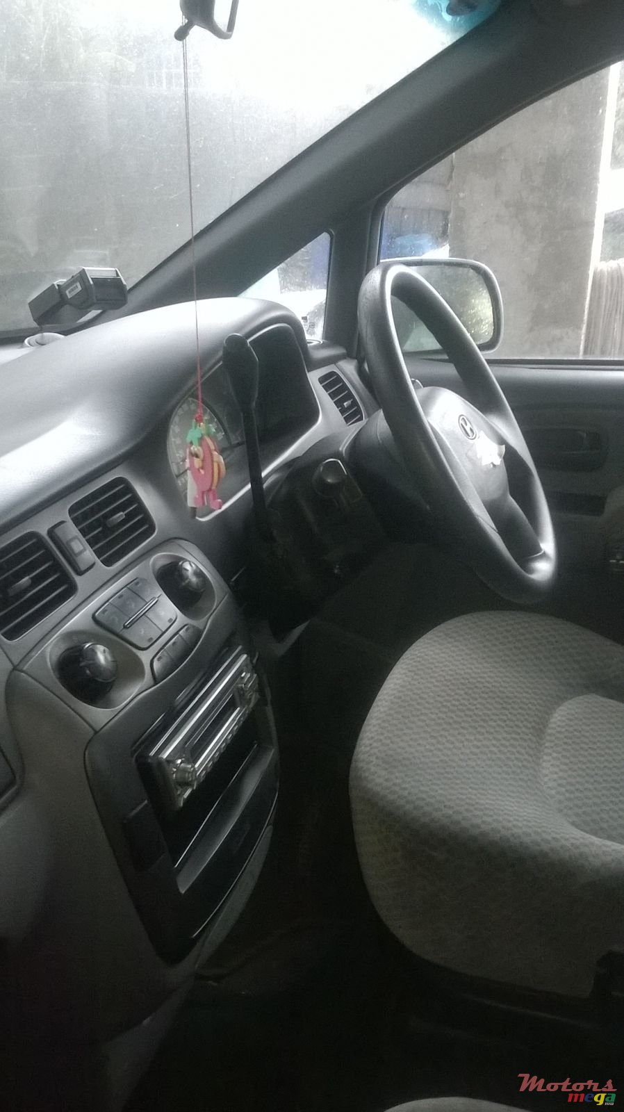 2001' Hyundai Trajet photo #4