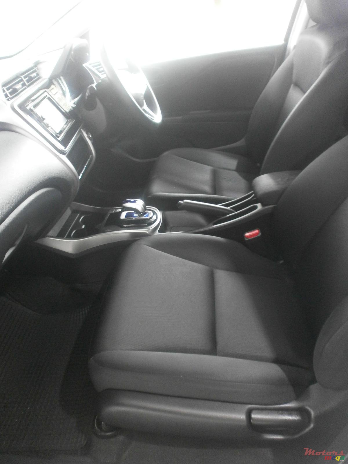 2016' Honda grace photo #2