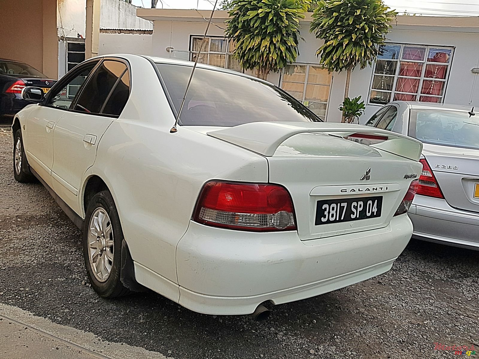 2004' Mitsubishi Galant photo #2