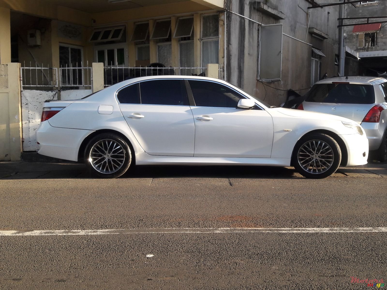 2005' BMW 520 photo #3