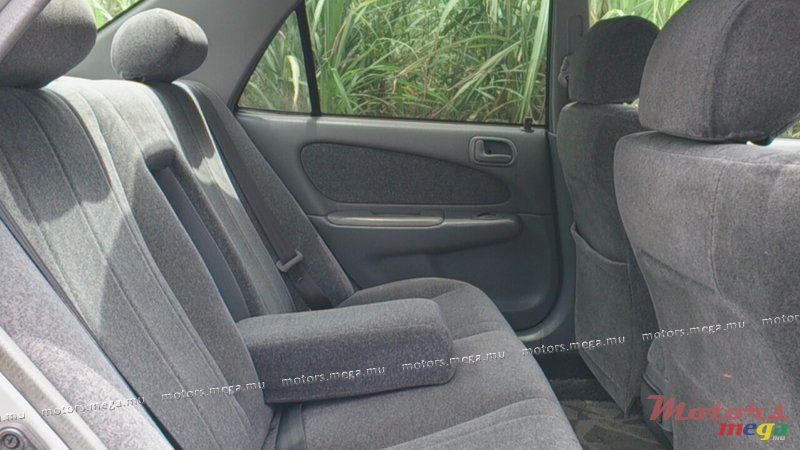 1997' Toyota Corolla ee111 se saloon photo #3