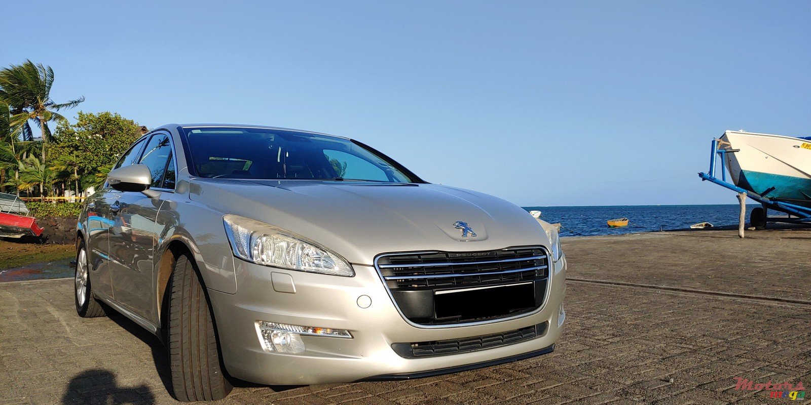 2012' Peugeot 508 1.6 L Sedan Turbo Charged photo #1