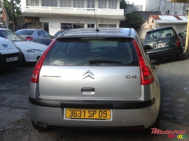 2009' Citroen C4 photo #3