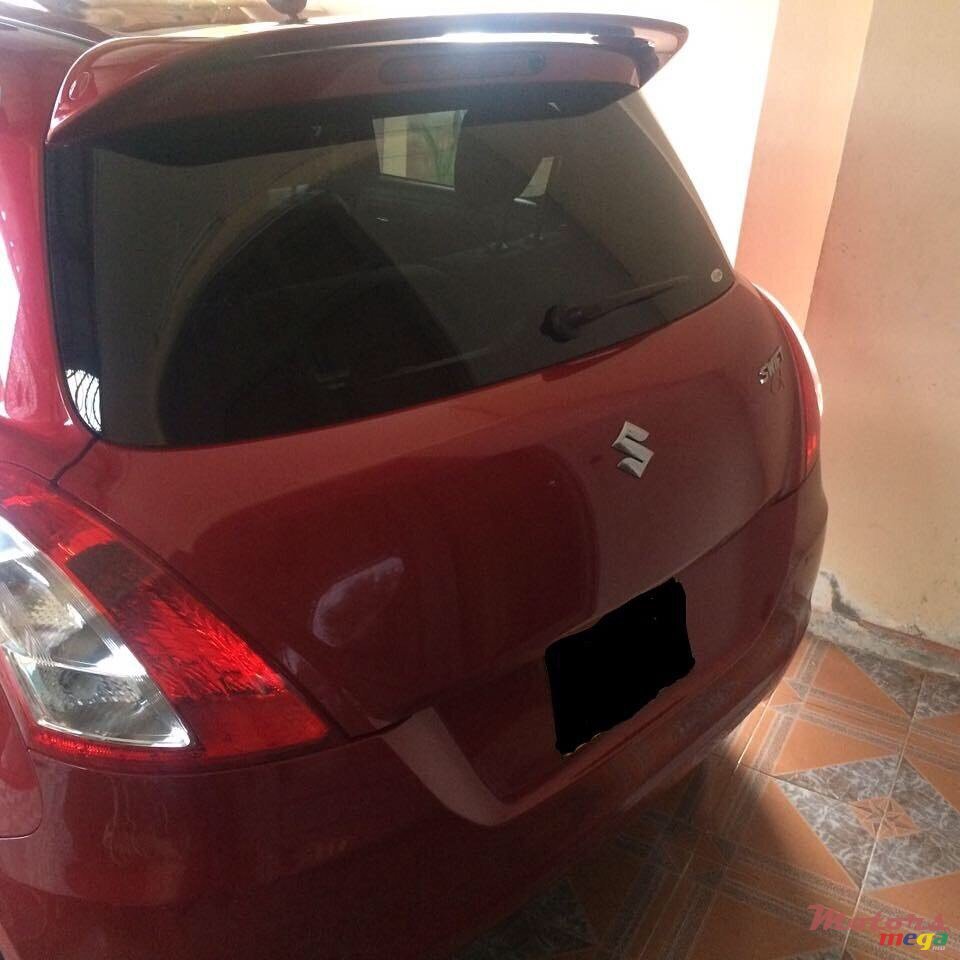 2011' Suzuki Swift photo #6