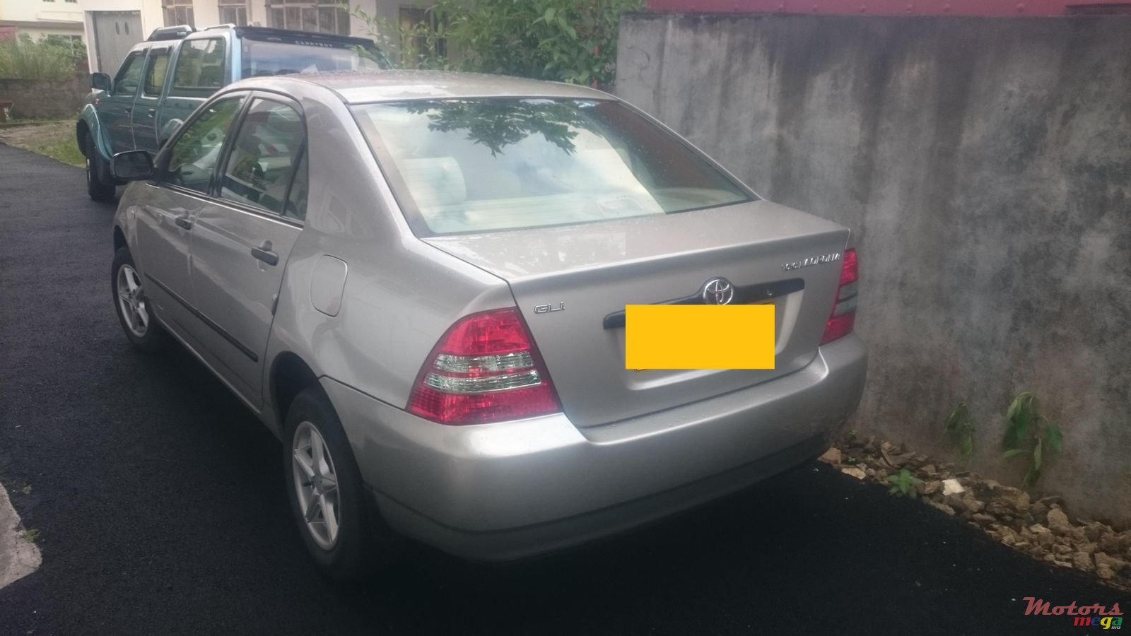 2004' Toyota Corolla NZE GLI photo #3