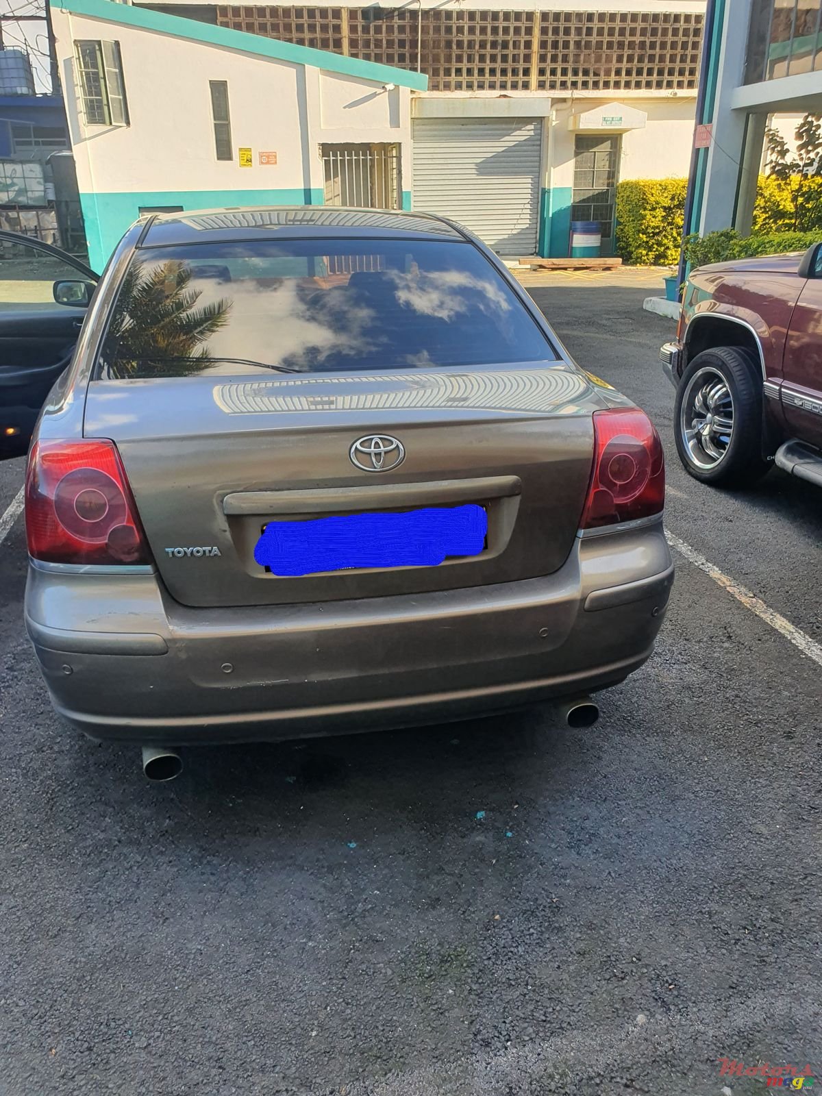 2003' Toyota Avensis photo #4