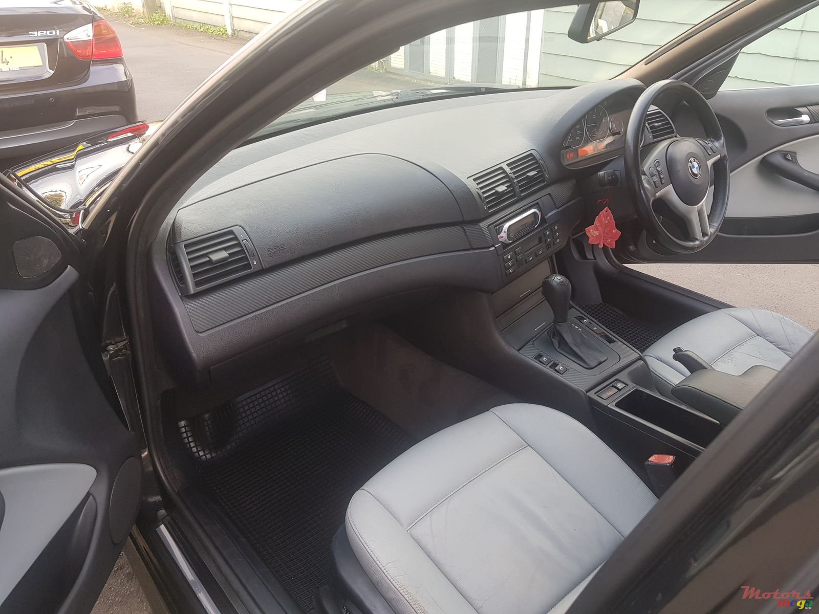 2004' BMW 3 Series photo #5