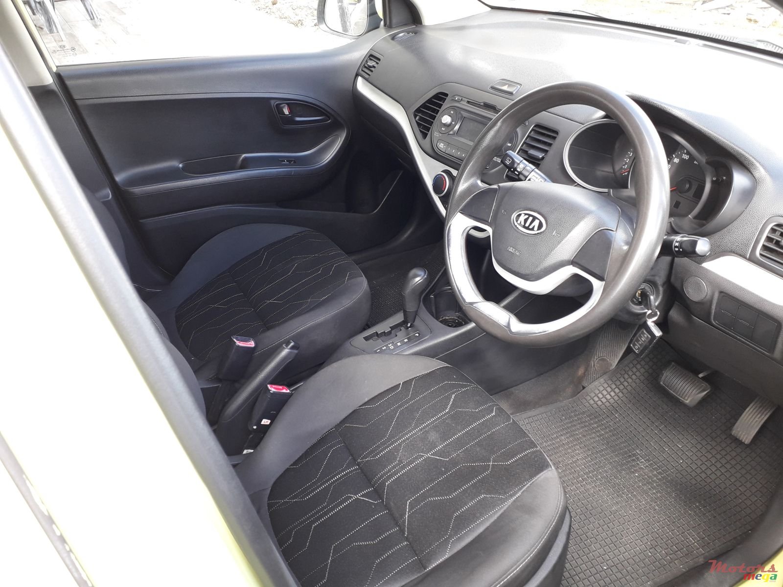 2011' Kia Picanto Automatic photo #3