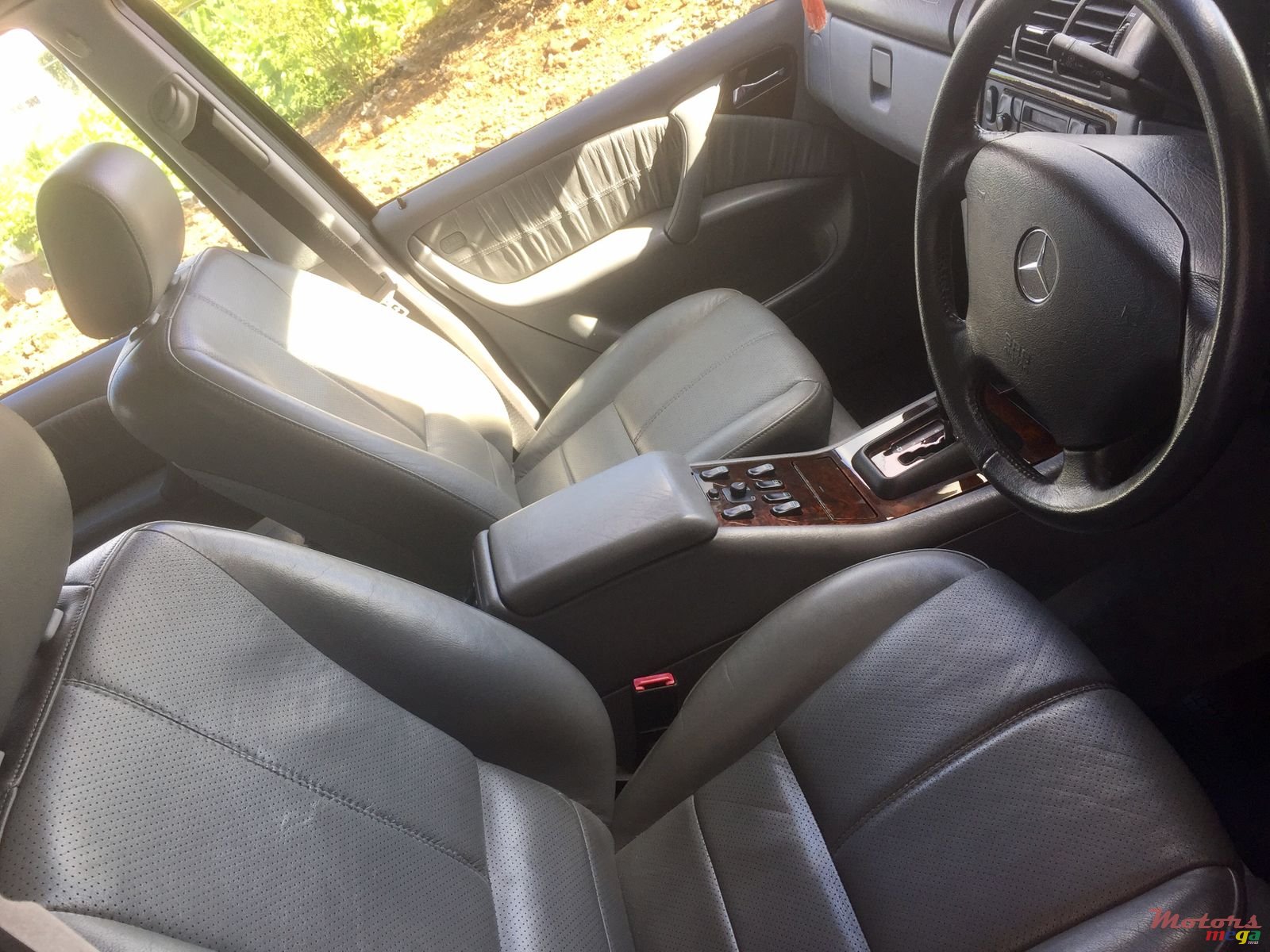 2001' Mercedes-Benz ML 270 photo #1