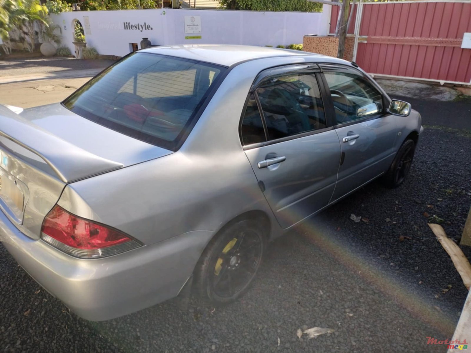 2011' Mitsubishi Lancer GLX photo #3