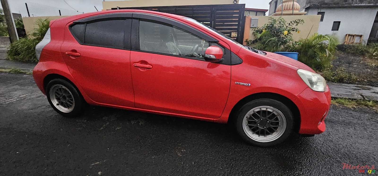 2012' Toyota Aqua photo #7