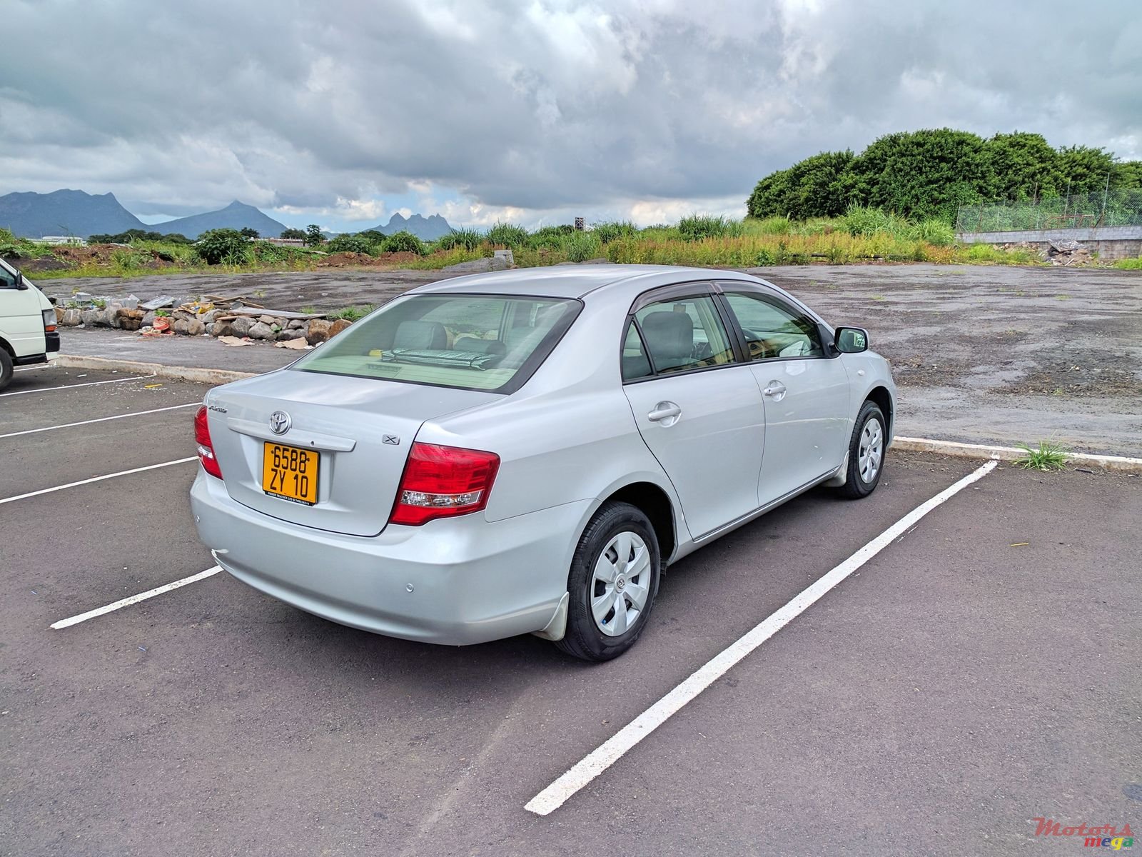 2010' Toyota Axio bhanwani photo #1