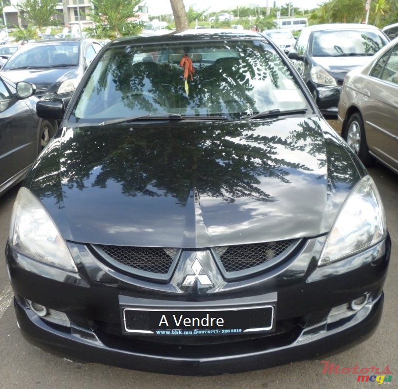 2005' Mitsubishi Lancer GLX photo #1