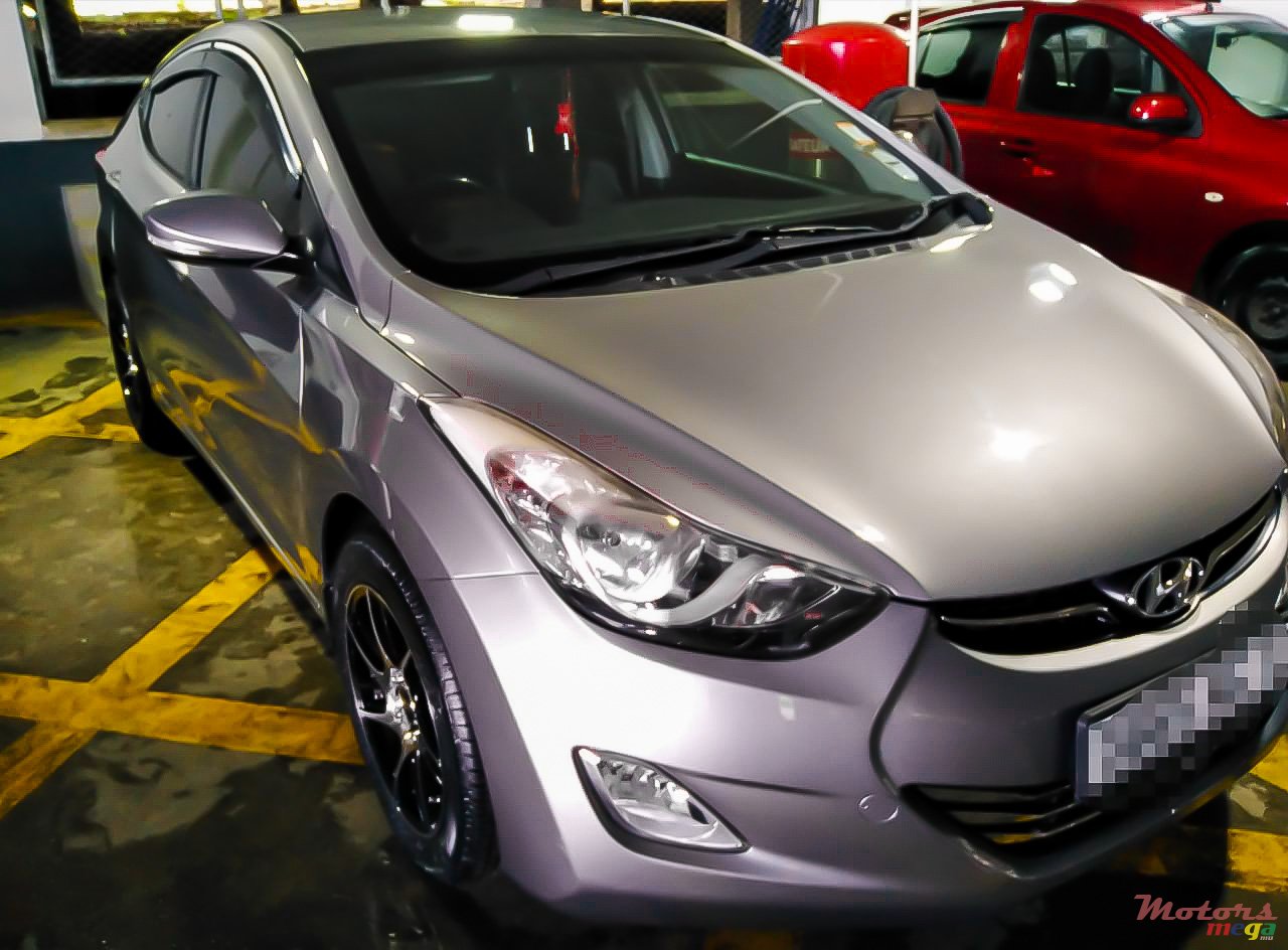 2013' Hyundai Elantra photo #1