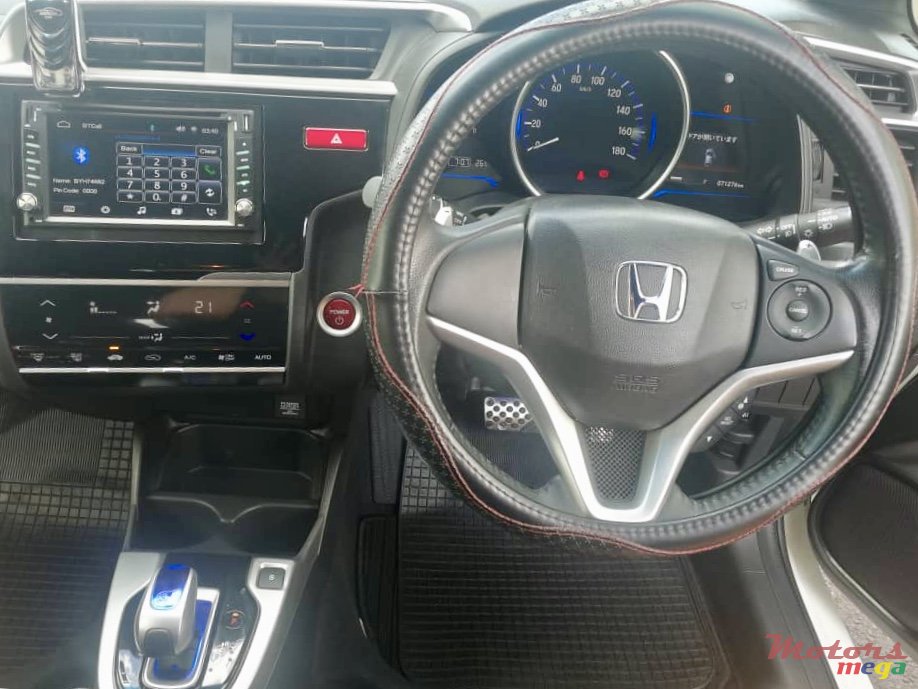 2014' Honda Fit Hybrid S Package photo #1