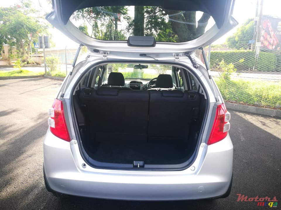 2010' Honda Fit photo #7