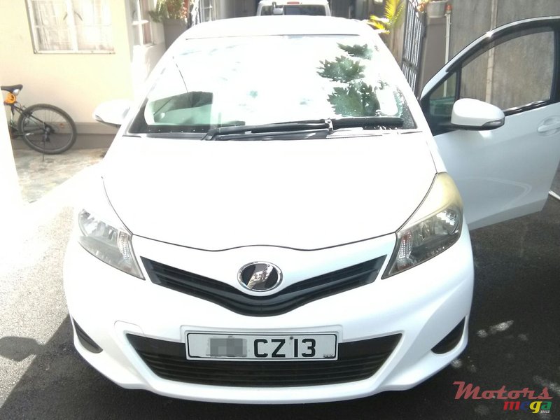 2011' Toyota Vitz photo #1