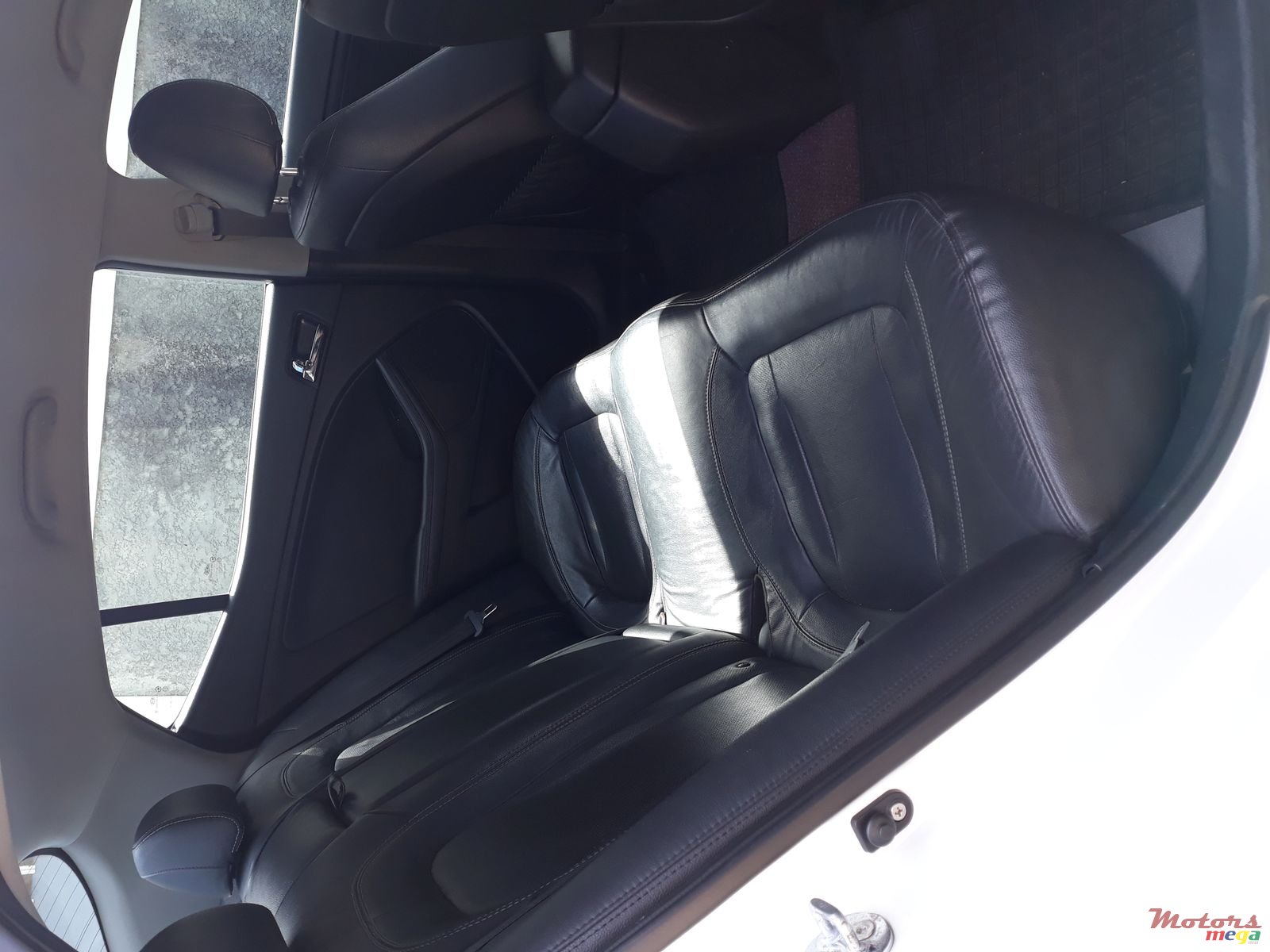 2012' Kia Optima photo #1