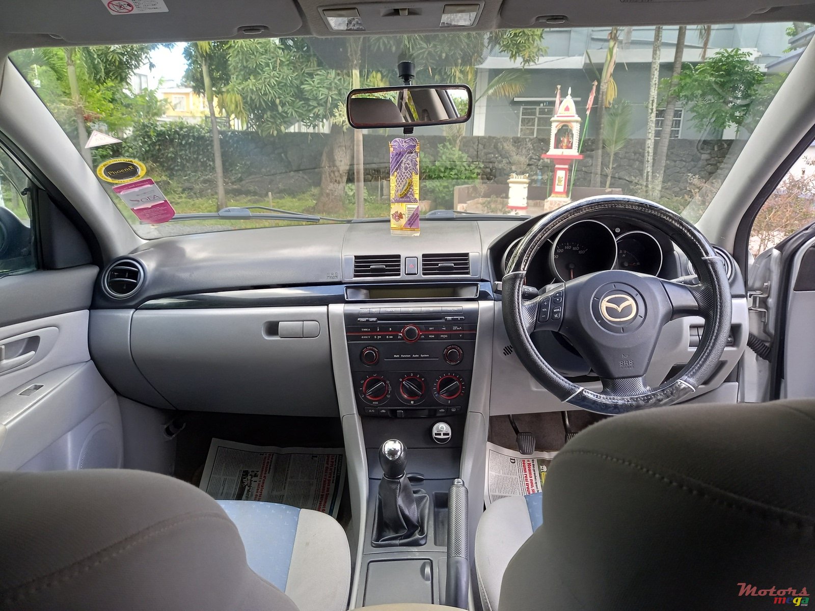 2004' Mazda photo #5