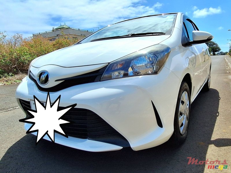 2015' Toyota Vitz photo #2