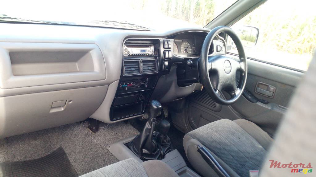 1998' Isuzu photo #4