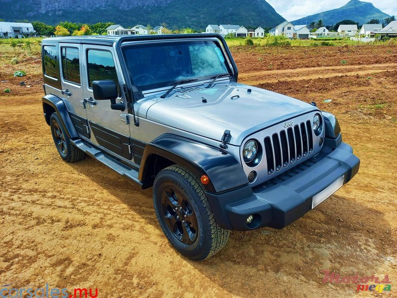 2019' Jeep Wrangler Unlimited Sahara Edition 3.6V6 photo #4
