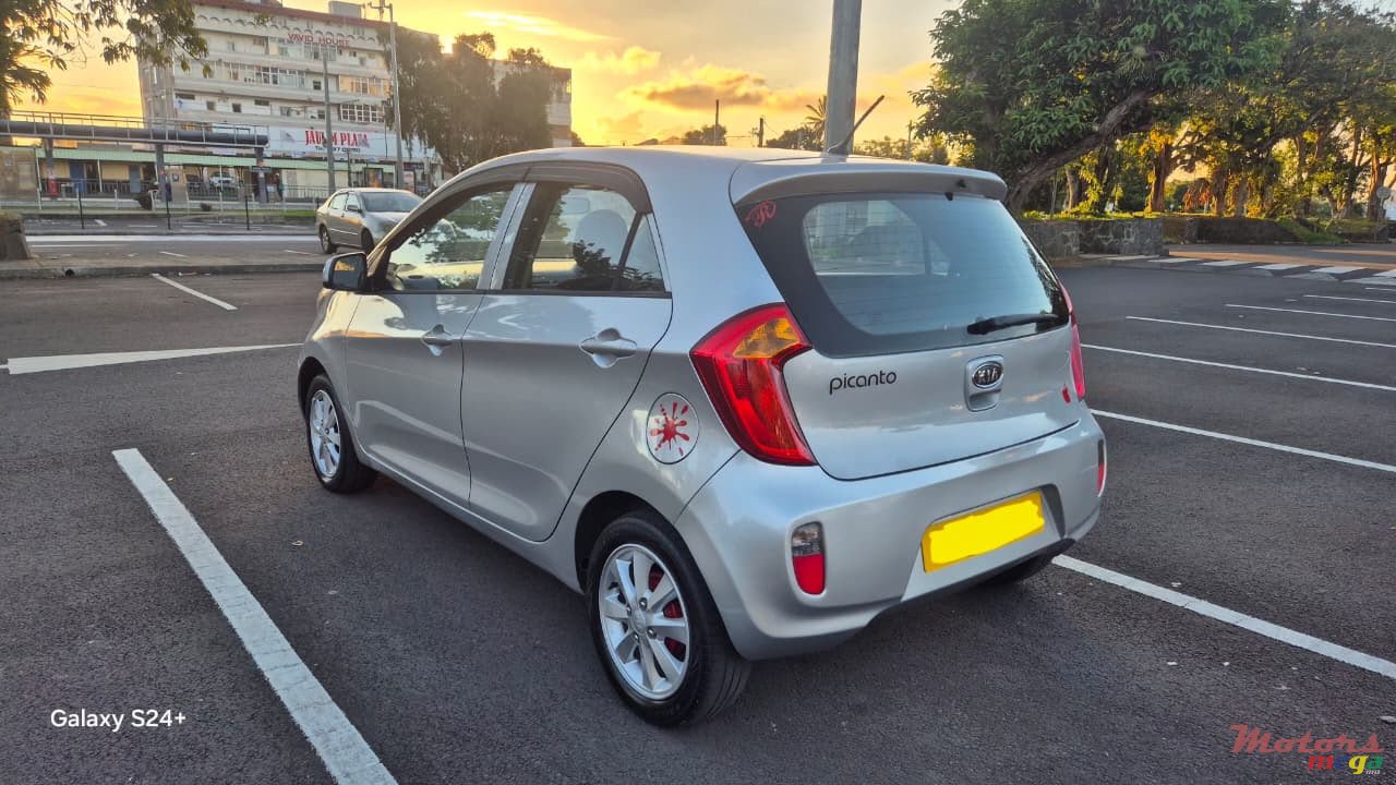 2012' Kia Picanto photo #3