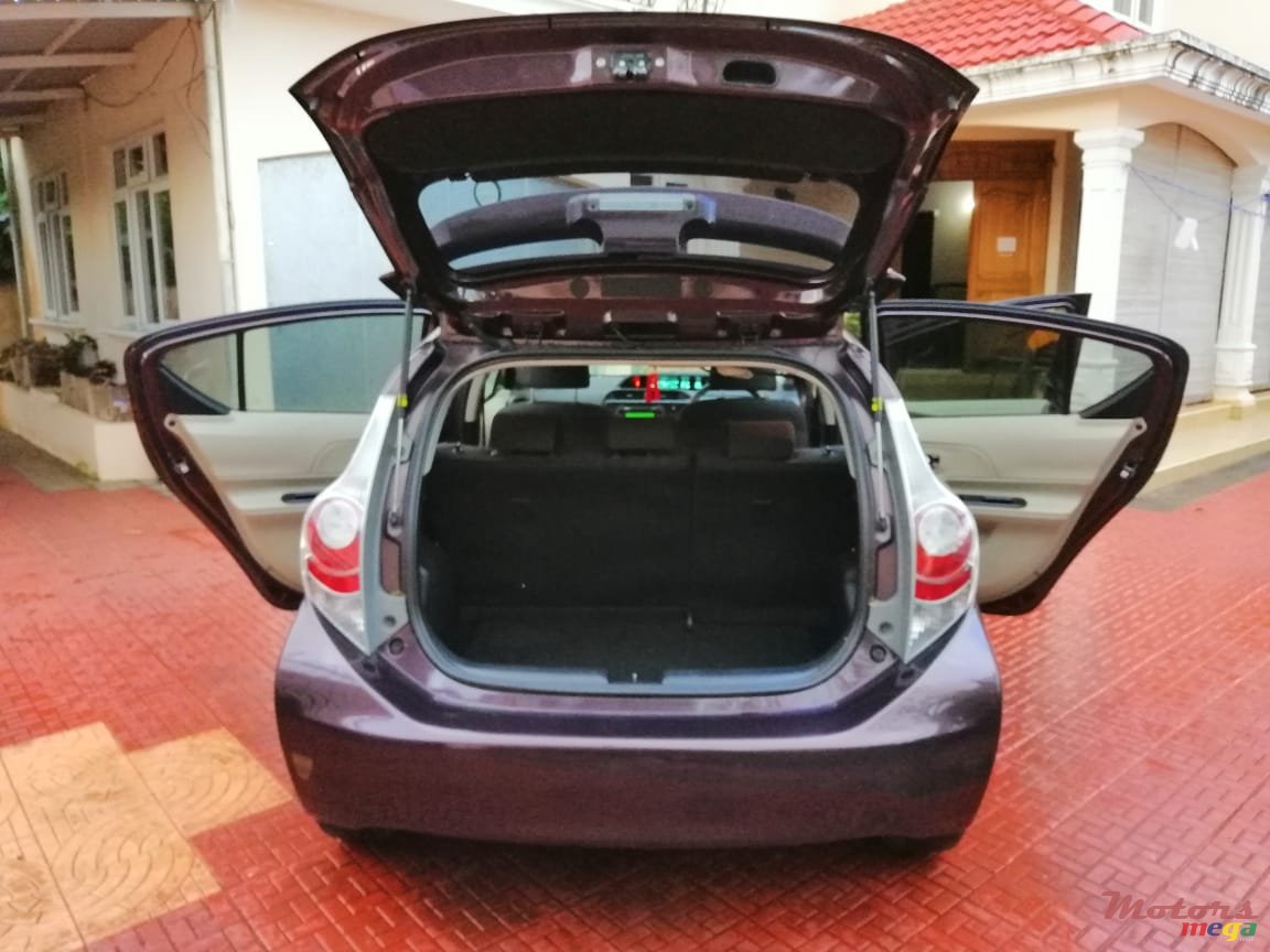 2014' Toyota Aqua photo #7