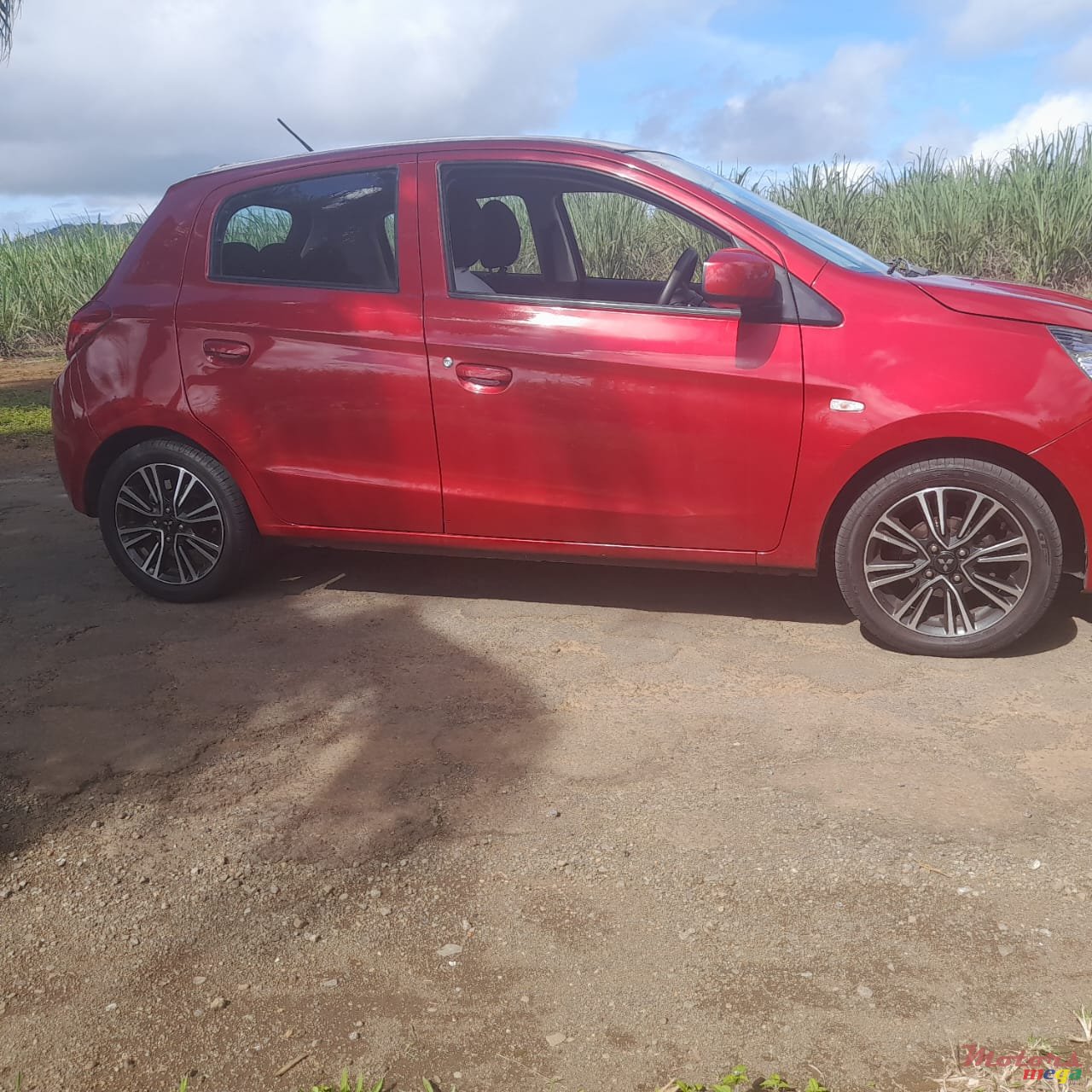 2019' Mitsubishi Mirage photo #3