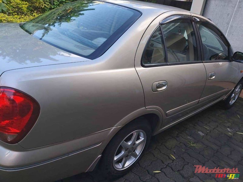 2006' Nissan Sunny photo #2