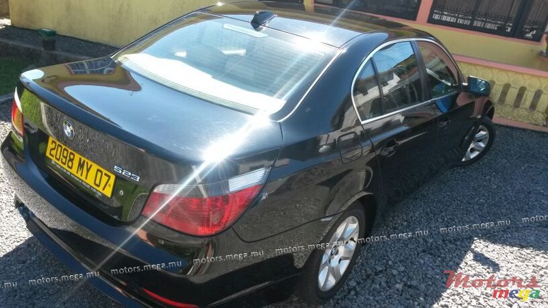 2007' BMW 523i photo #3